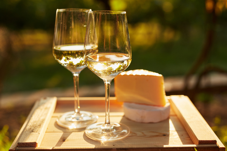 What Food Goes with White Wine?