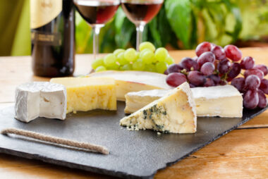 Suggestions for Snacks that go with Red Wine?